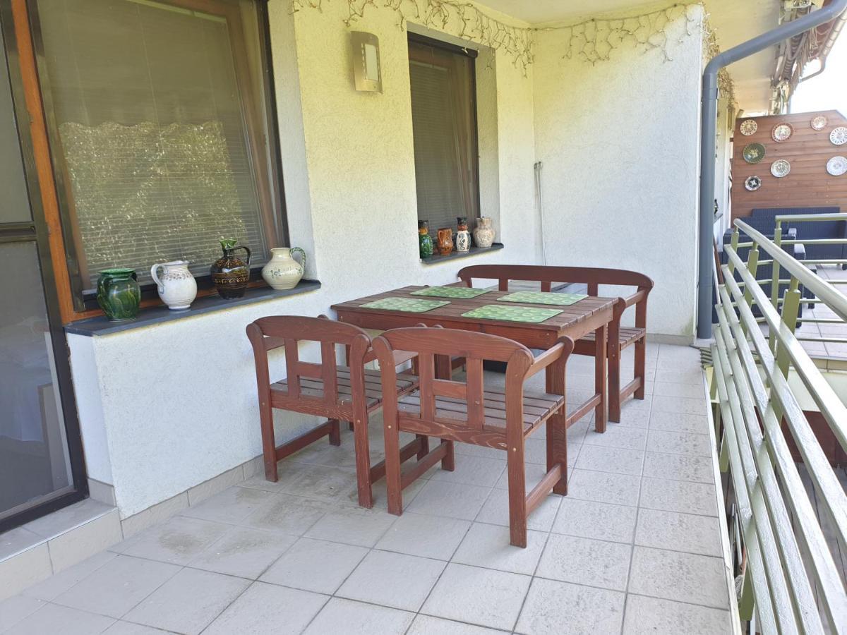 Beach Club Apartman Mosonmagyaróvár Exterior foto