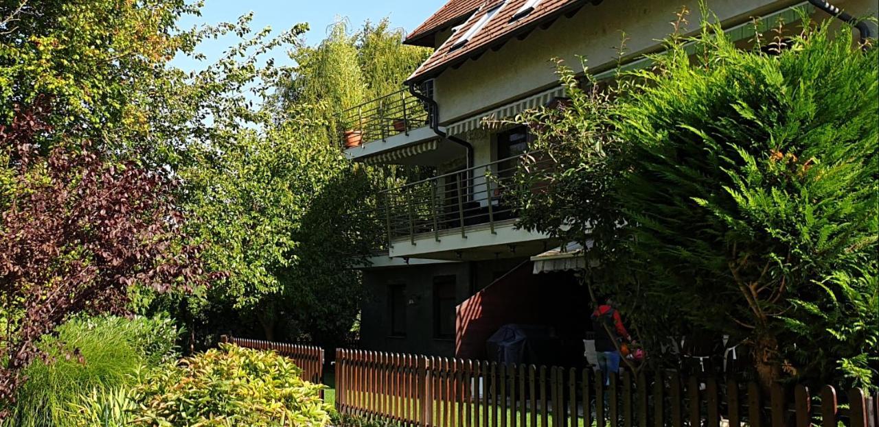 Beach Club Apartman Mosonmagyaróvár Exterior foto